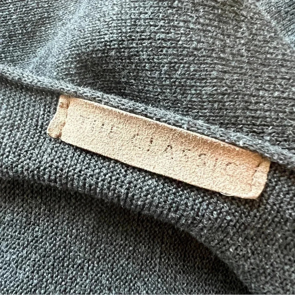 THE CLASSIC Smiley Face Acrylic Sweater Textured Charcoal Grey Size Medium - Picture 6 of 10